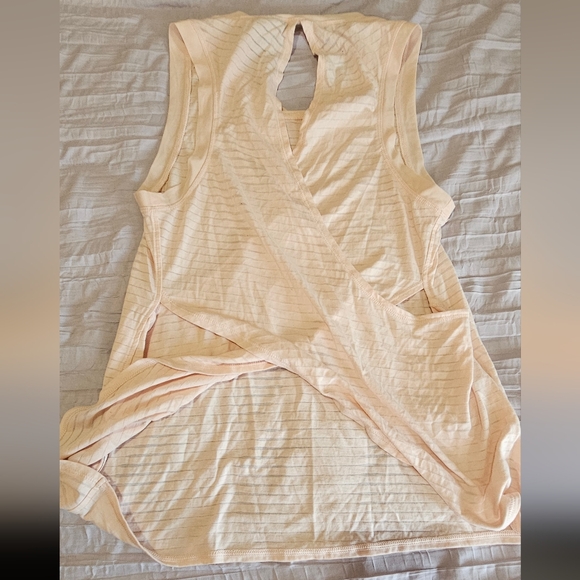 Puma Light Peach Sleeveless Top - Picture 2 of 4